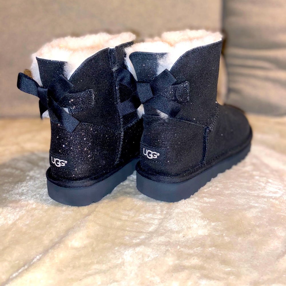 Bailey bow sparkle Uggs